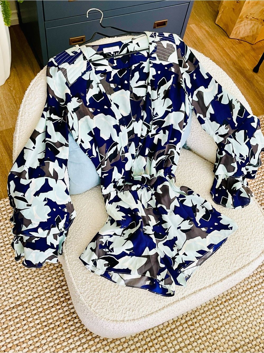 Parker Open‑Back Wrap Romper – Blue/Gray Abstract Print (S) - Picture 5 of 8